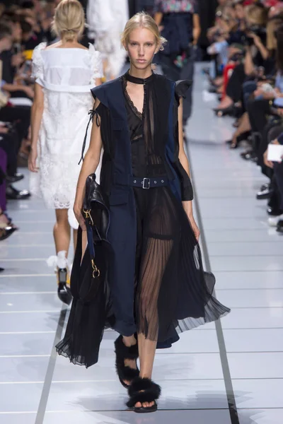 Look 26